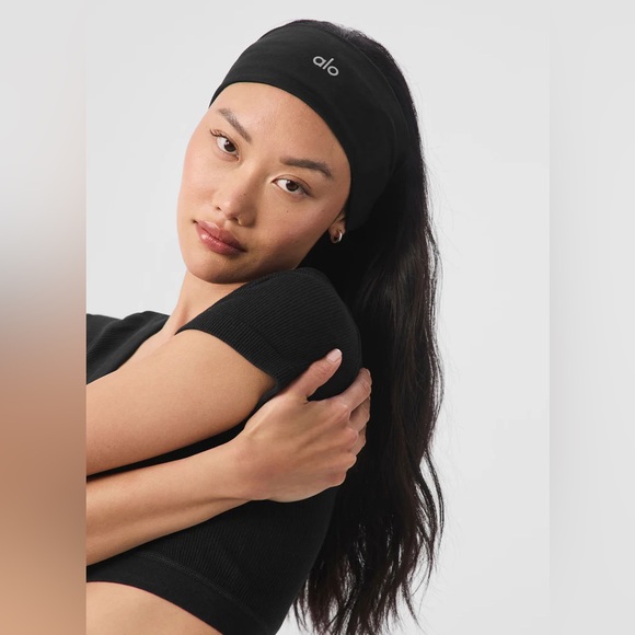 ALO Yoga Accessories - Bundle of two Performance Conquer Headband